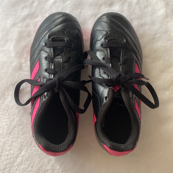 Toddler/Kids Size 11 Adidas Soccer Cleats Black & Pink- Excellent! - Picture 2 of 8